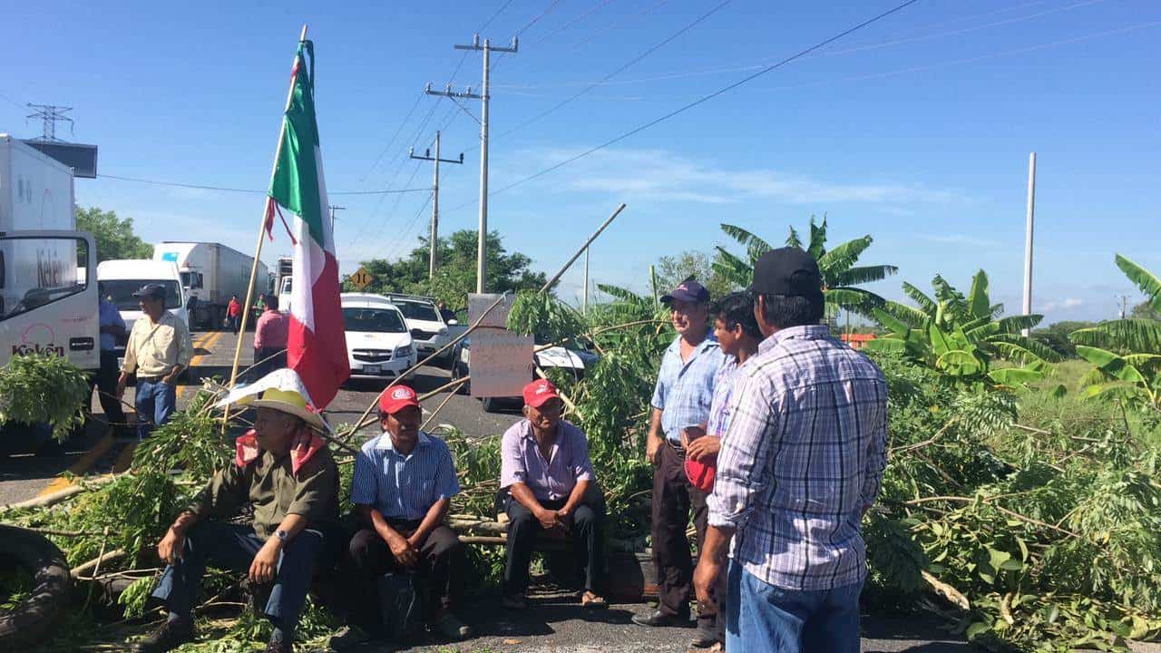 Bloquean La Carretera Villahermosa Frontera