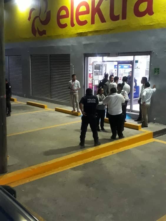 A Punta De Pistola Asaltan Tienda Elektra En Villahermosa Una Mujer