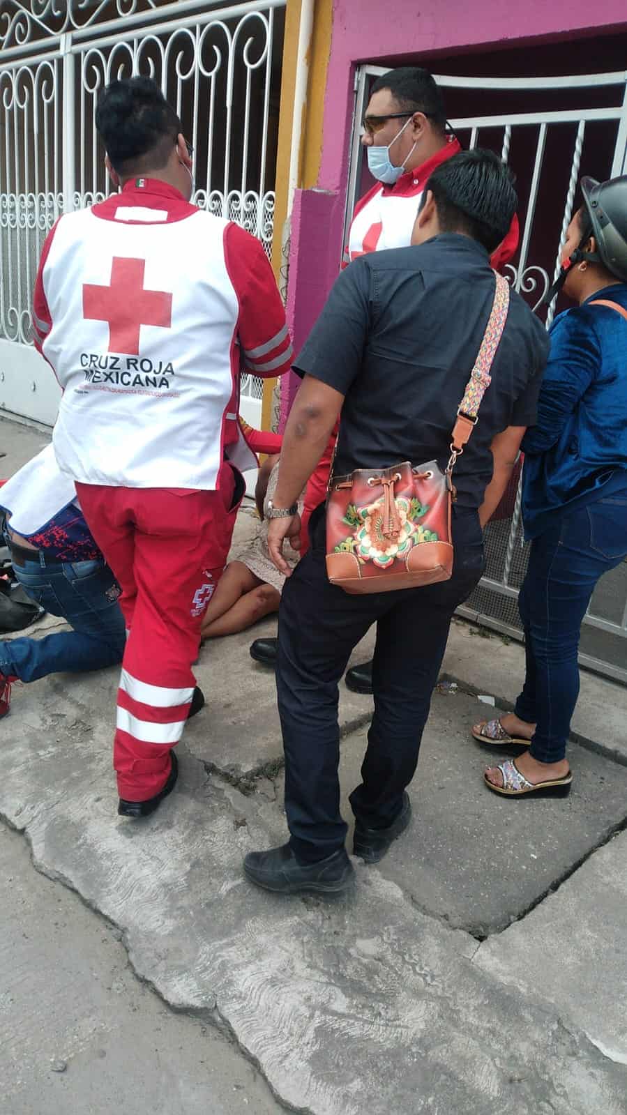 Mujer Embestida Por Auto