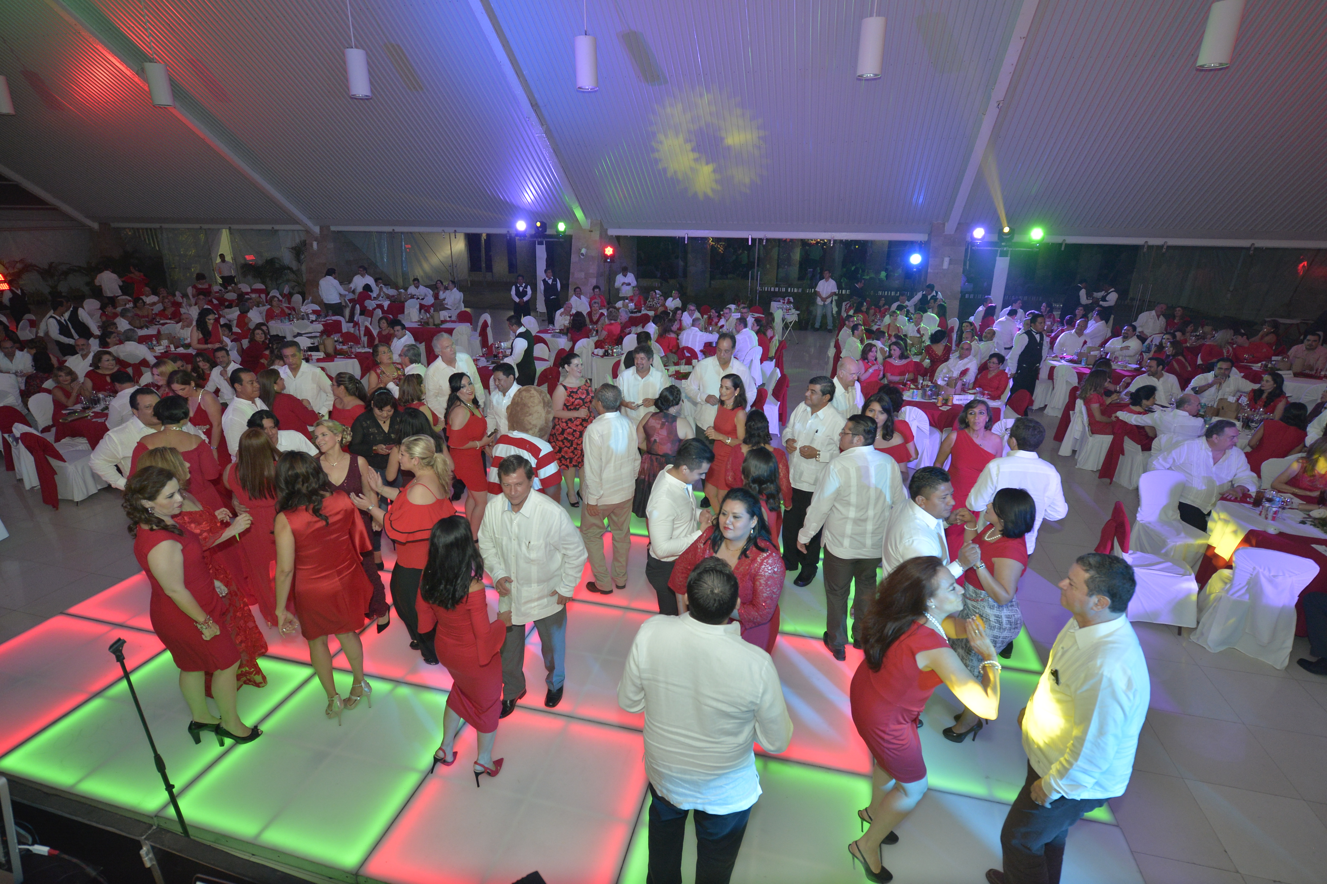 Un éxito la Cena Baile Roja de la Cruz Roja Mexicana en Tabasco