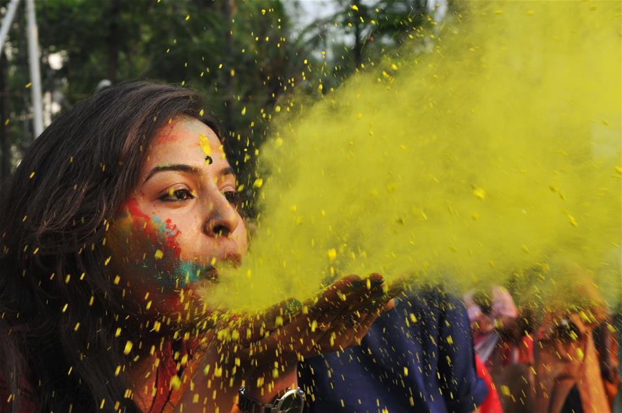 La primavera inicia con el festival Holi en la India