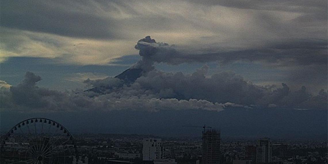 Popocatépetl registra dos explosiones sin relación con el sismo