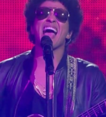 Bruno Mars canta en español ´Just The Way You Are´ por Puerto Rico