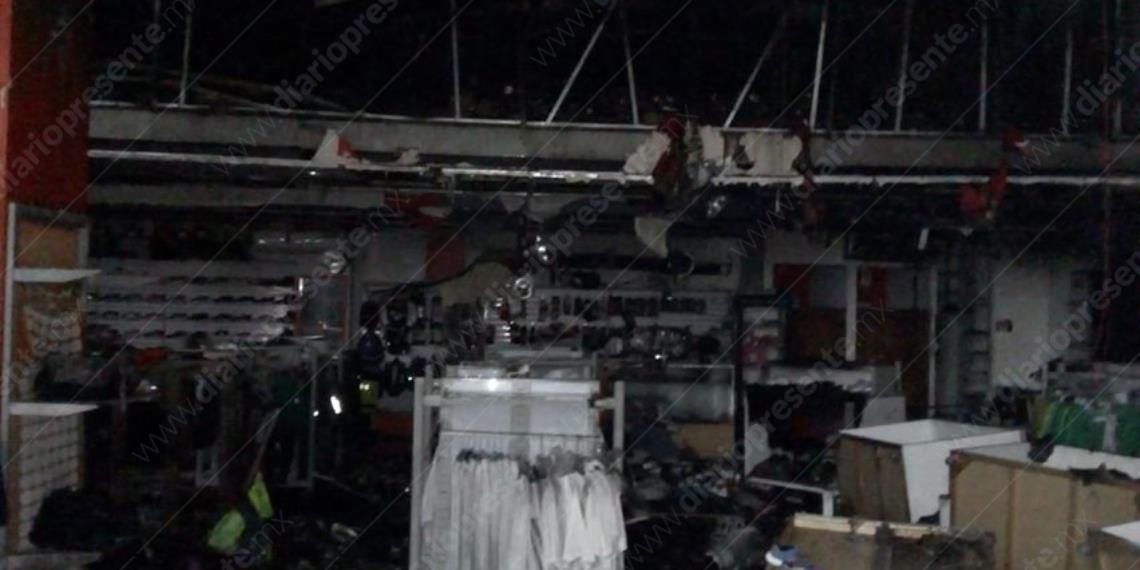Así quedó la tienda ‘Elite Lockers’ después del incendio en Plaza Las Américas