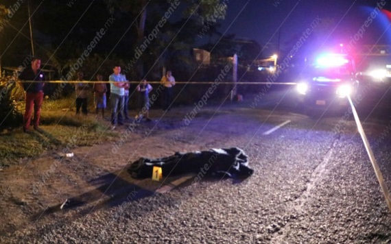 Vehículo embiste y mata a un hombre en la carretera Villahermosa-Frontera