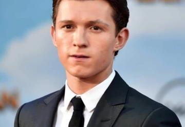 Tom Holland reveló el poster de Infinity War