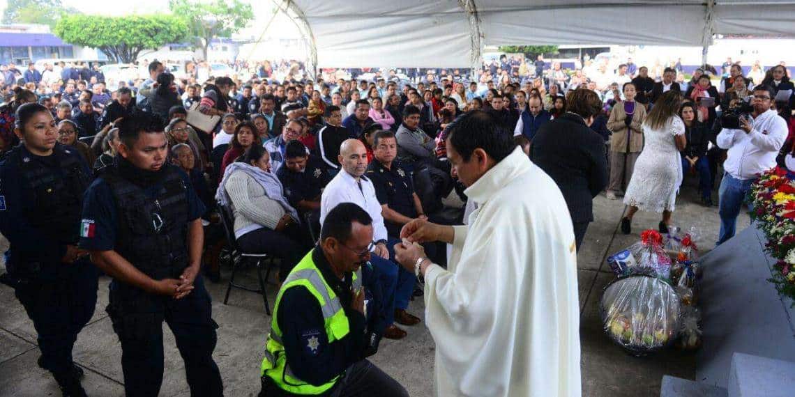 Policías  ofrecen misa a la Virgen de Guadalupe