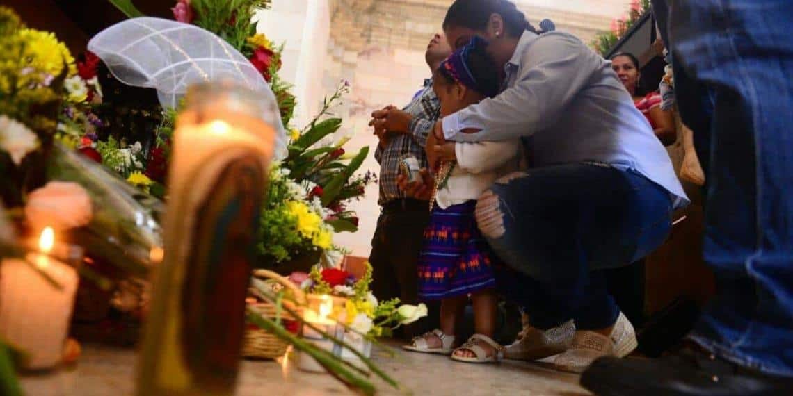 La feligresía tabasqueña desbordan pasión en el Santuario de Guadalupe