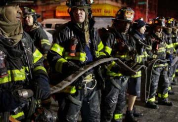 Entre los 12 muertos del incendio en NY se encuentran cuatro niños