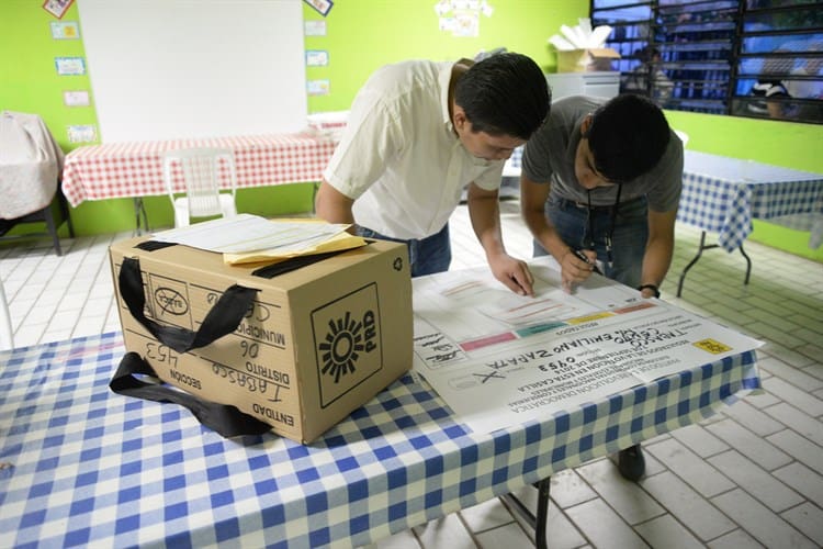 Tabasqueños aplican el voto cruzado; pocos votan en una ...