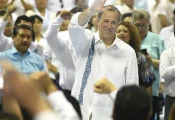 Meade promete aumento de sueldo a ¡Maestros!