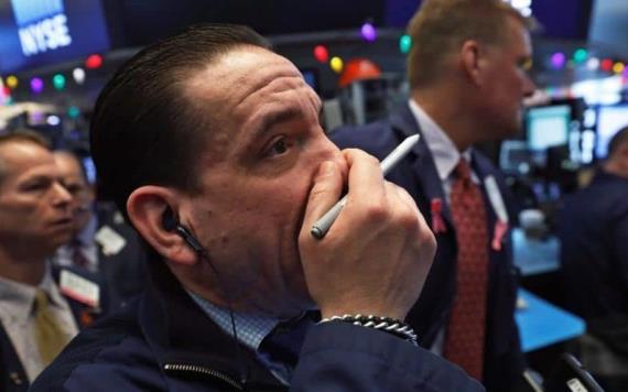 Wall Street se desploma y Dow Jones registra la mayor caída en su historia