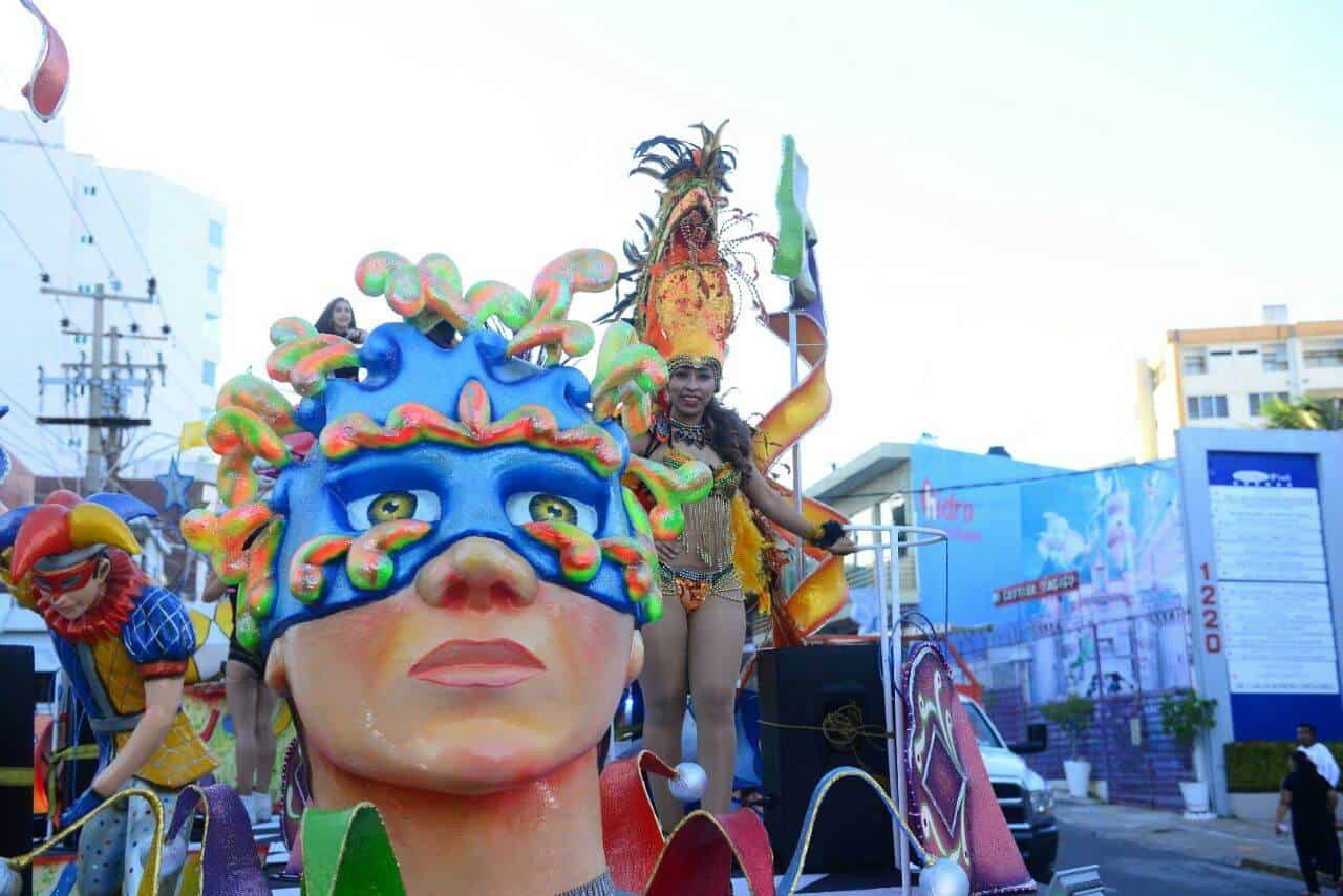 Familias disfrutan del Carnaval de Villahermosa