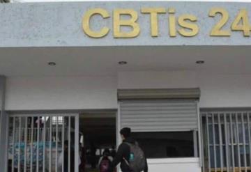 Joven causa pánico en CBTIS 24 tras ingresar con un arma