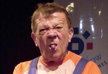 Libro biográfico de ´Chabelo´ desata memes en redes