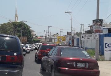 Vecinos afectados en la Colonia Miguel Hidalgo, Villahermosa.