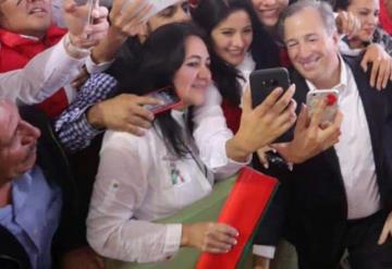 Meade propone salario para jefas de familia