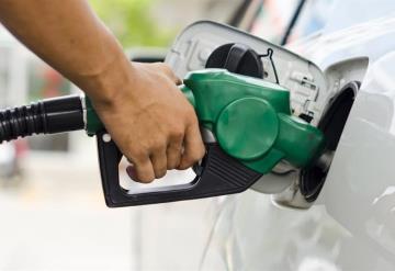 ¿Qué auto gasta más gasolina, automático o estándar?