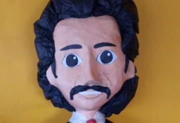 Crean piñata de Luisito Rey, para descargar tu ira