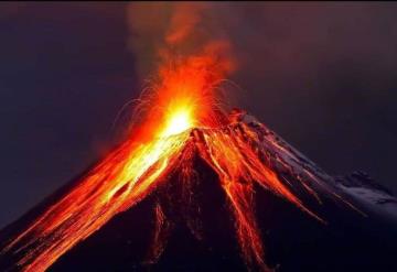 Volcán Kilauea provoca lluvia de piedras preciosas en Hawaii