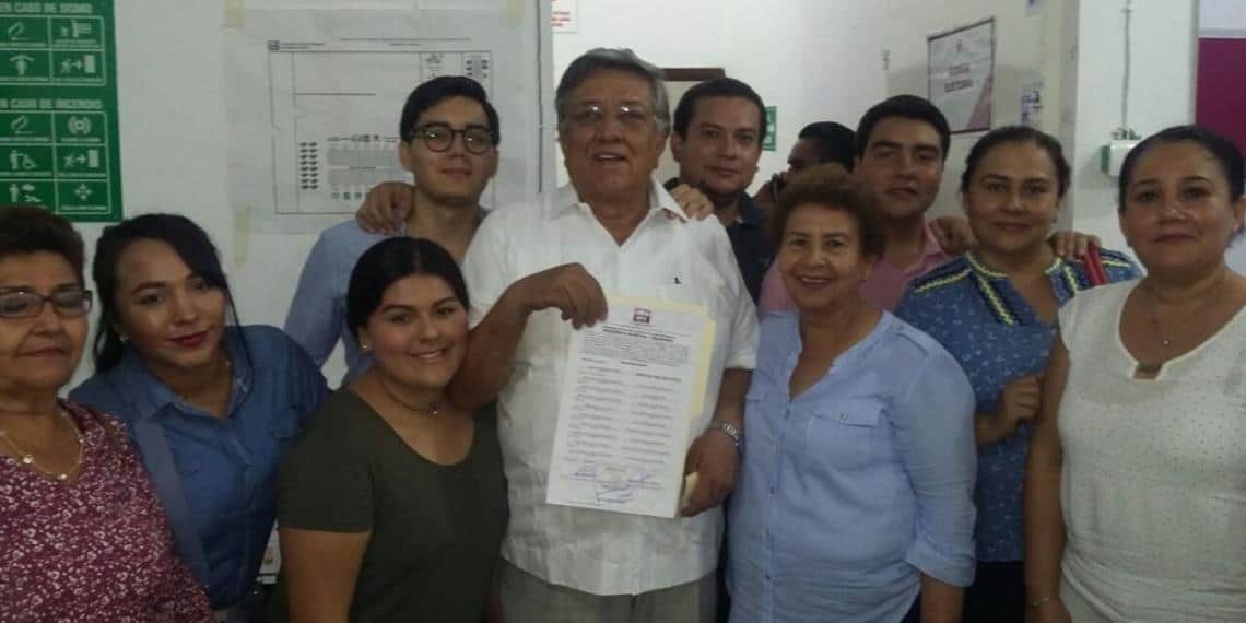 Saúl Plancarte Torres recibe constancia de mayoría como alcalde electo de Balancán