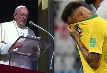 Papa Francisco consuela a aficionados brasileños