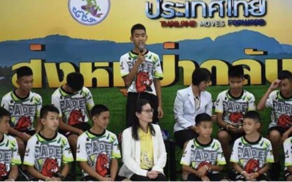 Niños de Tailandia relatan que cavaron en busca de una salida de la cueva