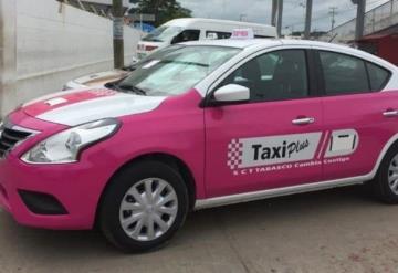 Parados 20 taxis rosa por falta de chofer