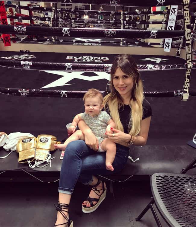 Hija menor de Canelo Álvarez sorprende con gran parecido a ...