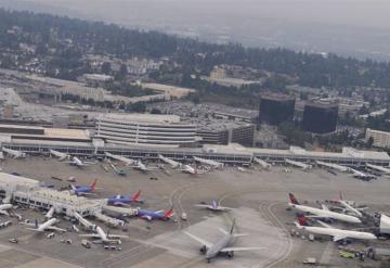 Se estrella un avión de pasajeros robado en el aeropuerto de Seattle