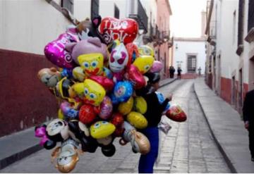 No sólo son los popotes, los globos también están en la mira por contaminantes