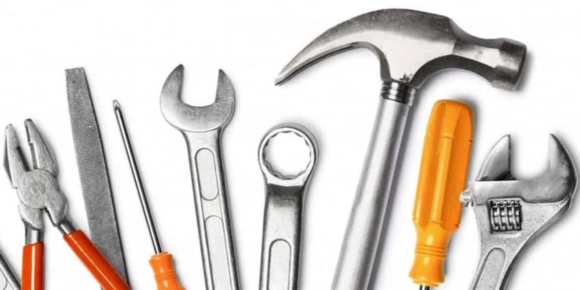 Primeros auxilios de bricolaje: estas son las 15 herramientas que no pueden  faltar en tu casa, según un ferretero, Actualidad