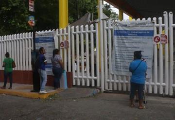 Trabajadores de salud en paro de labores