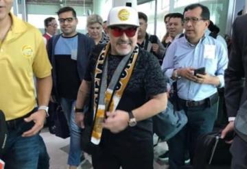 Maradona llega a Culiacán y arma la fiesta