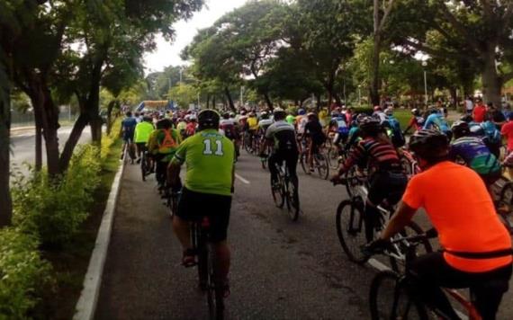 Agrupaciones de ciclistas realizan rodada, ellos sí quieren las ciclovías