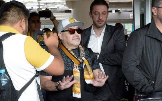 Opaca Canelo el debut de Maradona