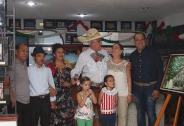 Inauguran exposición plástica en Lienzo Charro de Villahermosa