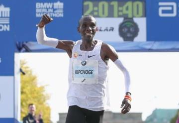 Eliud Kipchoge rompe récord del Mundo en el maratón de Berlín