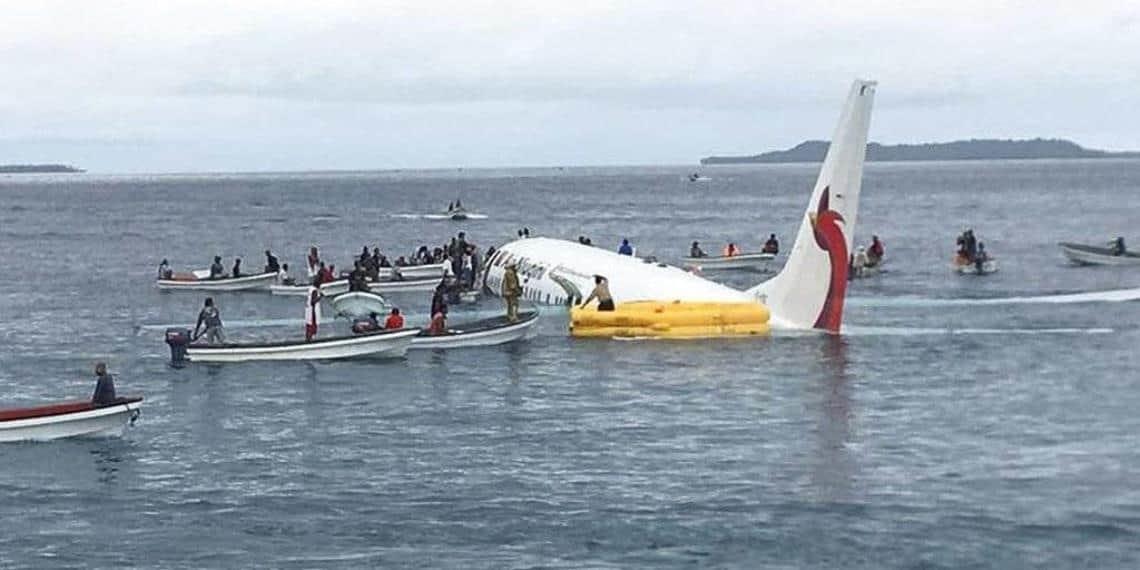 Por Un Error Avión Realiza Aterrizaje En Lago