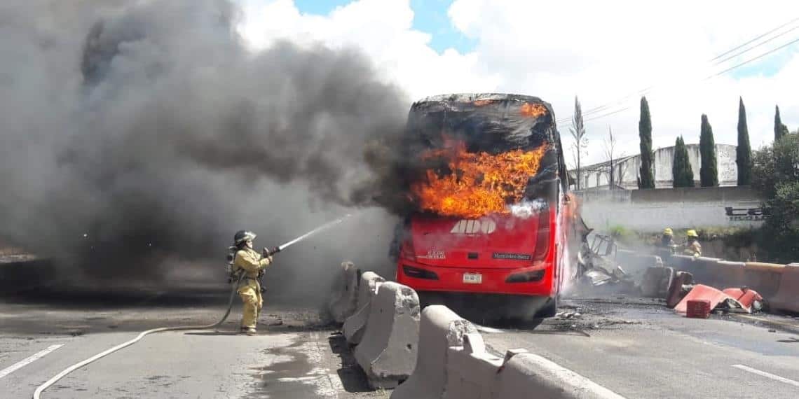 Tragedia en la Puebla-Orizaba, un muerto y más de 14 personas heridas
