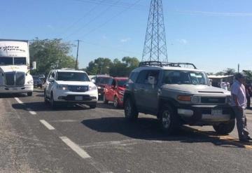 Bloquean la Carretera Villahermosa-Frontera