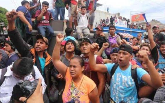 Violencia  y caos en cruce de migrantes a México