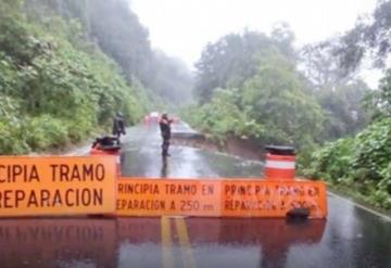 Cierran vías de acceso a Veracruz por inundaciones