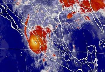 Huracán Willa, de categoría 3, toca tierra en Sinaloa