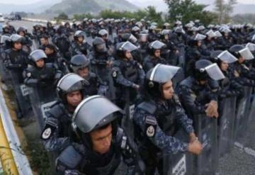 Policía Federal frena entrada de Caravana Migrante al estado de Oaxaca