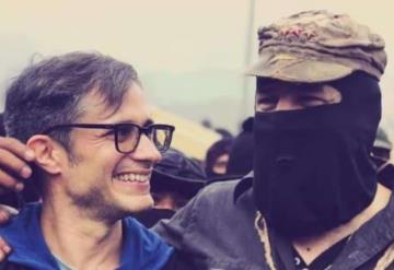 Presume Gael García foto junto al subcomandante Galeano