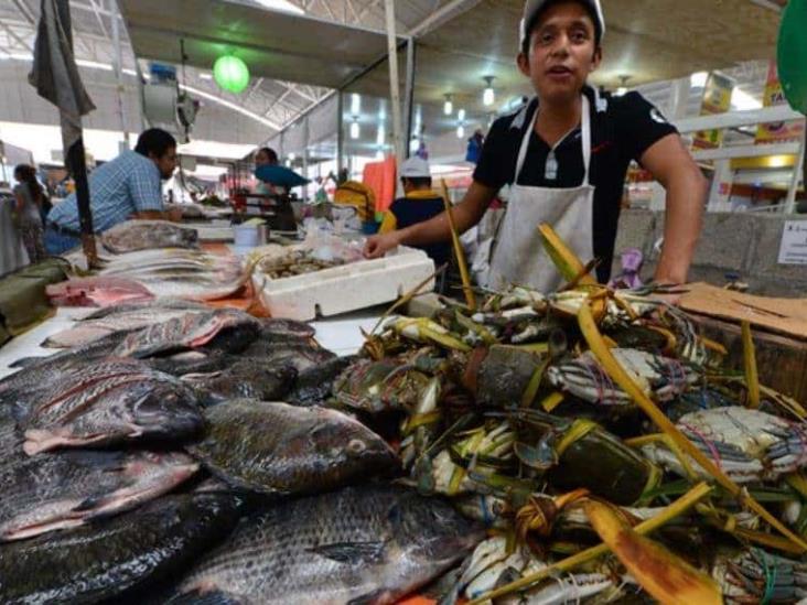 Sin riesgos por pescados y mariscos, descartado “virus del lago”