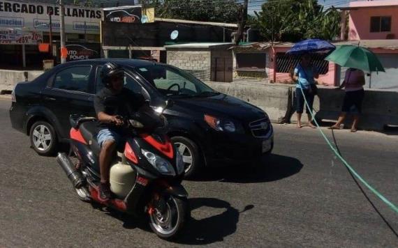 Padres de familia bloquean carretera Villahermosa-Nacajuca