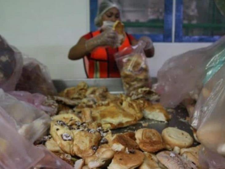 Migrantes aburridos de sandwich quieren pizzas y refrescos