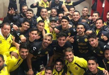 Baile, cánticos y euforia: Dorados de Maradona celebran pase a semifinales del Ascenso MX